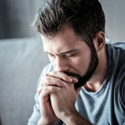 Ρεκόρ περιστατικών πριαπισμού στο Ηνωμένο Βασίλειο: 518 άνδρες νοσηλεύτηκαν με επώδυνες στύσεις, που μπορεί να προκαλέσουν μόνιμη βλάβη