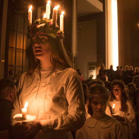 Μάρω Κουρή: Φωτογραφικά ταξίδια σε Πειραιά, Αθήνα, Μάνη και Αμοργό