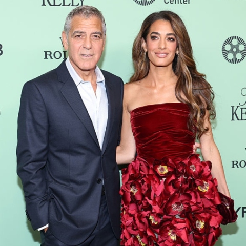 Εκθαμβωτική η Αμάλ Κλούνεϊ στη Νέα Υόρκη - Στο πλευρό του Τζορτζ Κλούνεϊ για την πρεμιέρα της νέας του ταινίας