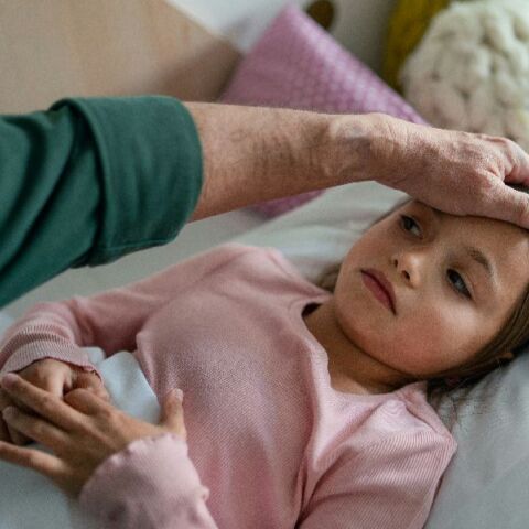 Έρευνα σε 465.000 παιδιά αποκαλύπτει διπλάσιες πιθανότητες long Covid μετά τη δεύτερη μόλυνση