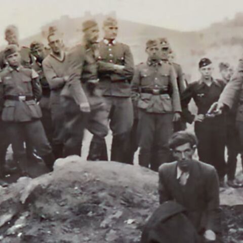 Ιστορικός ταυτοποίησε μέσω ΑΙ τον Ναζί εκτελεστή σε διαβόητη φωτογραφία του Ολοκαυτώματος