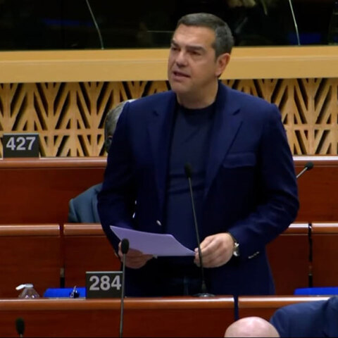 Επιτέλους o Αλέκσης ξαναμιλά αγγλικά! (βίντεο)