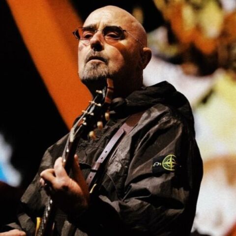 Ο Πολ «Bonehead» Άρθουρς των Oasis ακυρώνει εμφανίσεις λόγω καρκίνου του προστάτη - Δηλώνει ότι ανταποκρίνεται καλά και θα επιστρέψει στο συγκρότημα.