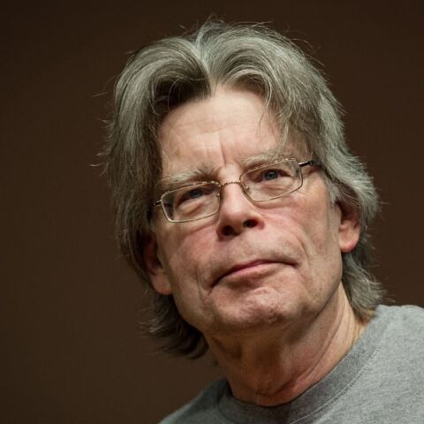 Νέα έκθεση της PEN America δείχνει τον Στίβεν Κινγκ ως τον πιο λογοκριμένο συγγραφέα στις ΗΠΑ, με εκατοντάδες απαγορεύσεις βιβλίων σε σχολεία.