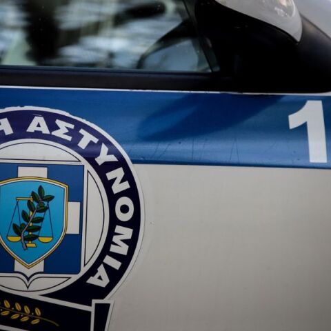 Δίωξη σε βαθμό κακουργήματος ασκήθηκε στον διανομέα που επιτέθηκε με κατσαβίδι σε οδηγό στην Ιερά Οδό - Αντιμετωπίζει κατηγορίες για βαριά σωματική βλάβη.