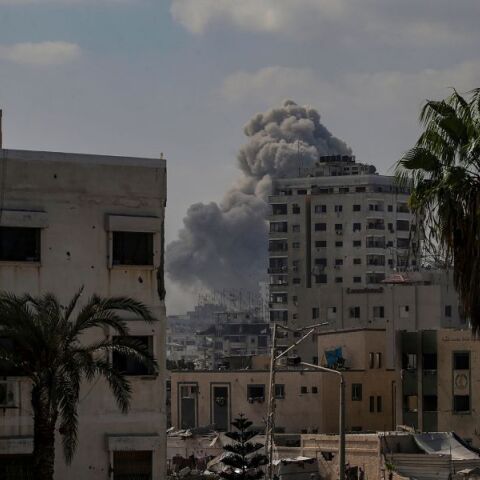 Γάζα: Πλήγματα του Ισραήλ στη διάρκεια της νύχτας - Η Αίγυπτος προετοιμάζεται για τη διεξαγωγή συνομιλιών μεταξύ των εμπλεκόμενων πλευρών