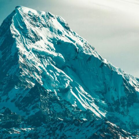 Παγιδευμένοι παραμένουν στο Έβερεστ δεκάδες ορειβάτες λόγω χιονοθύελλας - Κινδυνεύουν από υποθερμία