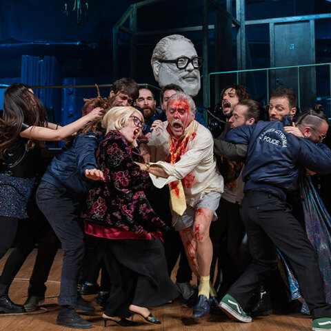 «Merde» στο Δημοτικό Θέατρο Πειραιά