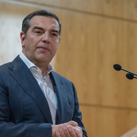 Ο κ.Τσίπρας αλλάζει προσωπείο, όχι πρόσωπο