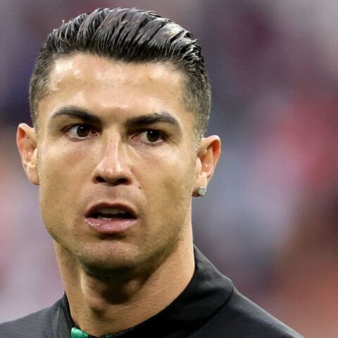 Ο Κριστιάνο Ρονάλντο γίνεται ο πρώτος δισεκατομμυριούχος ποδοσφαιριστής, με περιουσία 1,4 δισ. δολάρια, σύμφωνα με το Bloomberg.