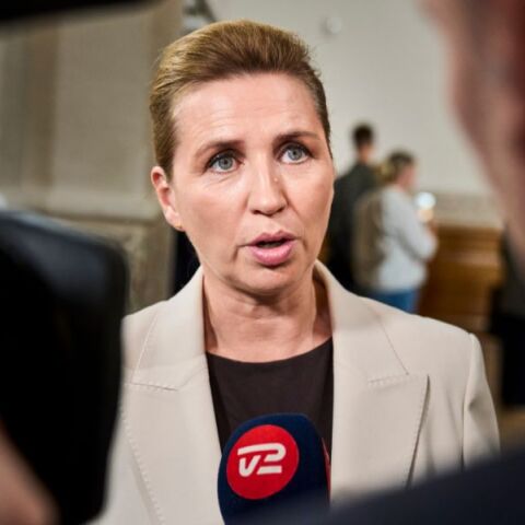 Η Δανία σχεδιάζει απαγόρευση των μέσων κοινωνικής δικτύωσης για τους κάτω των 15 - Η πρωθυπουργός προειδοποιεί ότι τα τηλέφωνα «κλέβουν την παιδική ηλικία»