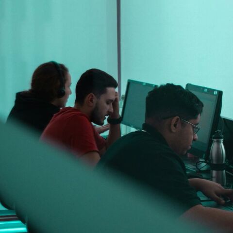 Eurostat: 1 στους 5 Έλληνες δουλεύει πάνω από 45 ώρες την εβδομάδα