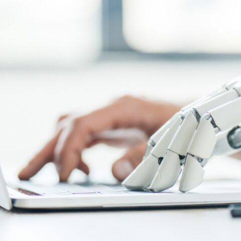 Οι ειδικοί αποκαλύπτουν ποιες δεξιότητες μπορούν να προστατεύσουν τους εργαζομένους από την αντικατάσταση από την τεχνητή νοημοσύνη.