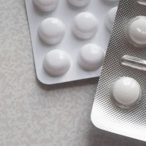 Ο ΕΟΦ προειδοποιεί για φάρμακο που μπορεί να προκαλέσει σοβαρή υπερασβεστιαιμία