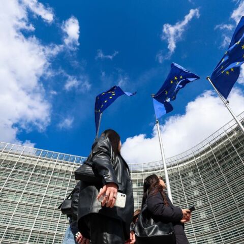 Η ΕΕ εντείνει την πίεση στους τεχνολογικούς κολοσσούς για την προστασία των ανηλίκων στο διαδίκτυο - Απέστειλε αιτήματα σε Apple, Google, YouTube και SnapChat