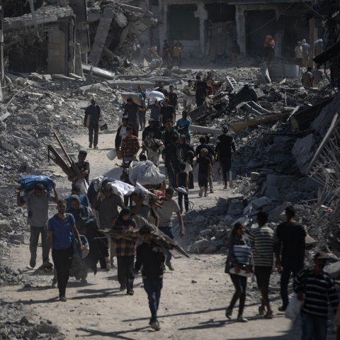 Χιλιάδες Παλαιστίνιοι επιστρέφουν στα σπίτια τους στη βόρεια Γάζα - Αντικρίζουν ερείπια 