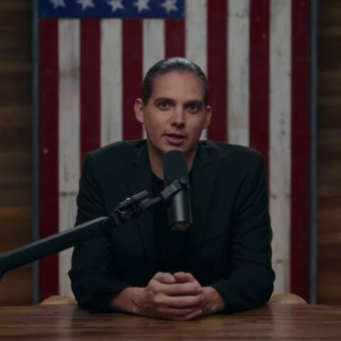 Ο σύμβουλος τεχνητής νοημοσύνης της Meta, Ρόμπι Στάρμπακ, κατηγορείται για διάδοση ψευδών ειδήσεων και ακραίων θέσεων για πυροβολισμούς, εμβόλια και τρανς άτομα