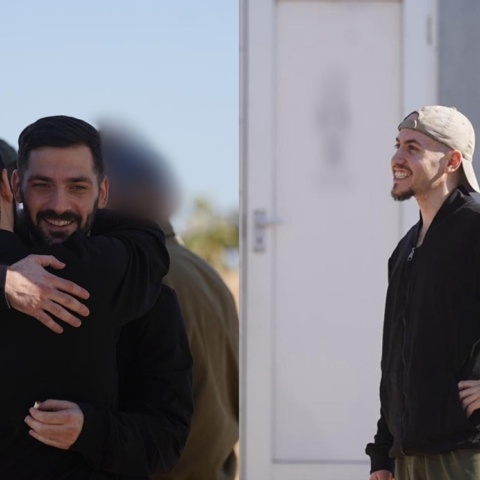 Γάζα: Οι πρώτες φωτογραφίες των ομήρων που απελευθερώθηκαν από τη Χαμάς