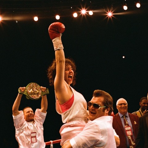 H Σίντνεϊ Σουίνι πρωταγωνιστεί στην ταινία CRISTY