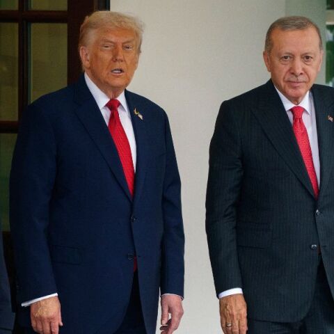 Ακυρώθηκε σχέδιο του Ντόναλντ Τραμπ να καλέσει τον Νετανιάχου στη σύνοδο για τη Γάζα μετά από προειδοποίηση Ερντογάν - Αρνήθηκε να προσγειωθεί στο Σαρμ ελ Σέιχ