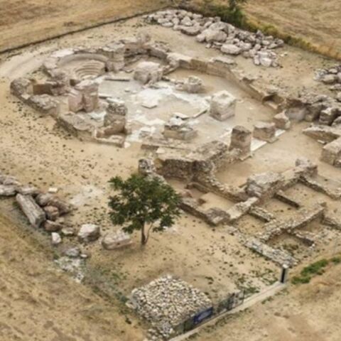 Το ΥΠΠΟ αποκαθιστά τον περίκεντρο ναό στη Μαξιμιανούπολη, κρίσιμο βυζαντινό κέντρο της Θράκης - Χρηματοδότηση 1,5 εκ. € για δομική αποκατάσταση και ανάδειξη.