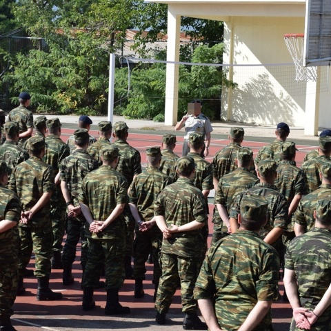 Στρατιώτες