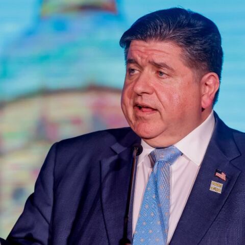 ΗΠΑ: Ο κυβερνήτης του Ιλινόις Τζέι-Μπι Πρίτζκερ κέρδισε 1,4 εκατ. δολάρια στο μπλακ τζακ στο Λας Βέγκας και δήλωσε πως θα τα δωρίσει σε φιλανθρωπικούς σκοπούς.