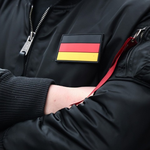 Έρευνα στη Γερμανία δείχνει ότι τα μεγάλα κόμματα, αντιδρώντας στην ακροδεξιά, υιοθετούν τη ρητορική της και ενισχύουν τη διάδοση των ιδεών της.