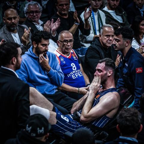Η ΚΑΕ Παναθηναϊκός εξέφρασε δημόσια τη στήριξή της στον Γιώργο Παπαγιάννη μετά τον τραυματισμό του, με ανάρτηση που έκανε στα social media.