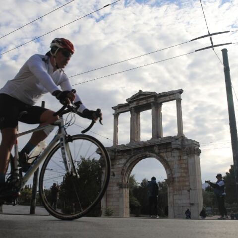 Κυκλοφοριακές ρυθμίσεις την Κυριακή στην Αθήνα - Ποιοι δρόμοι κλείνουν στο κέντρο για τον 29ο Ποδηλατικό Γύρο - Εκκινήσεις από το Σύνταγμα στις 9:30 και 11:00 