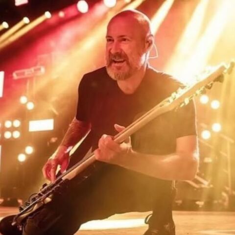 Ο μπασίστας των Limp Bizkit, Σαμ Ρίβερς, πέθανε σε ηλικία 48 ετών - Το συγκρότημα τον αποχαιρέτησε με συγκίνηση - Η αιτία θανάτου παραμένει άγνωστη.