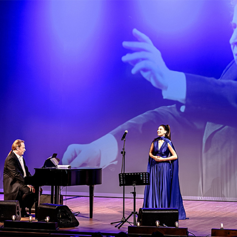 Στέφανος Κορκολής - Σοφία Μανουσάκη για τον Μίκη στο Μέγαρο Μουσικής Αθηνών