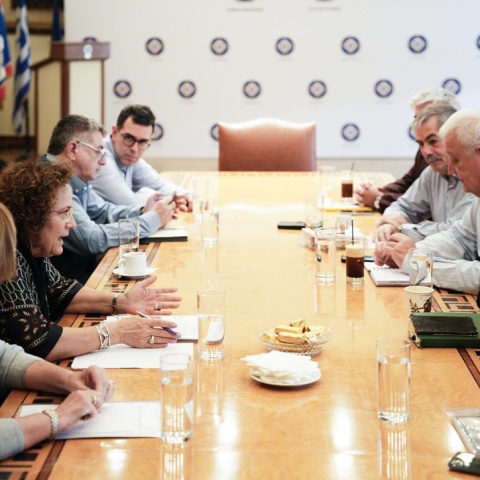 Ο Δ. Αθηναίων τιμά τον Μανώλη Γλέζο δημιουργώντας έναν Πολυχώρο Μνήμης και Δράσης