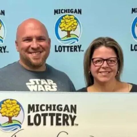 ΗΠΑ: Γυναίκα κέρδισε τεράστιο τζακπότ στο λαχείο αφού ζήτησε από το ChatGPT να της δημιουργήσει αριθμούς - Η αντίδρασή της όταν έμαθε το ποσό.  