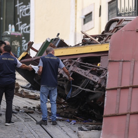 Συντρίμια του τελεφερίκ στη Λισαβόνα