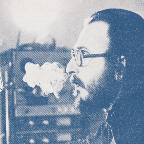 Διονύσης Σαββόπουλος: Ο Νιόνιος μέσα από τις συνεντεύξεις του στην Athens Voice και το μοναδικό έργο του τραγουδοποιού που άλλαξε το μουσικό τοπίο στην Ελλάδα.