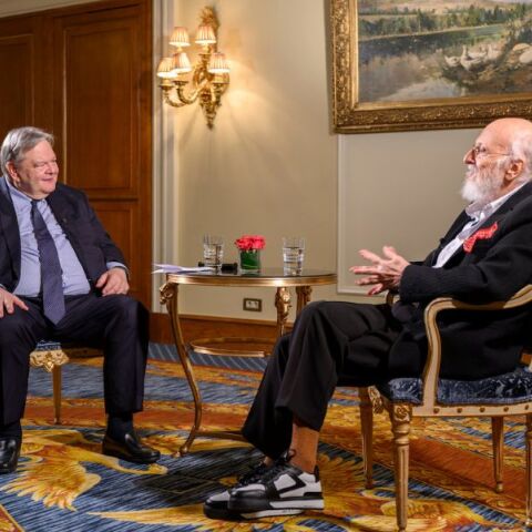 Μια συγκινητική συζήτηση του Διονύση Σαββόπουλου με τον Ευάγγελο Βενιζέλο στο συνέδριο του Κύκλου Ιδεών για τα 50 χρόνια της Μεταπολίτευσης.