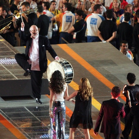 Η γιορτή του Διονύση Σαββόπουλου στην τελετή λήξης των Ολυμπιακών Αγώνων 2004