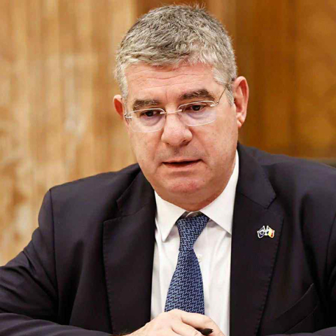 Ευρωπαϊκό σχέδιο για βιώσιμη στέγαση – Τι αποκαλύπτει στην Athens Voice ο αντιπρόεδρος της ΕΤΕπ, Γιάννης Τσακίρης