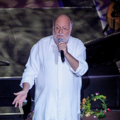 Ο Διονύσης Σαββόπουλος «θα ‘ναι πάντα εδώ να μας θυμίζει τις μέρες τις παλιές»