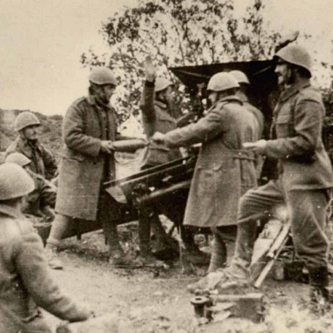 Από τα χαρακώματα στα τυπογραφεία: η δημοσιογραφία του ’40