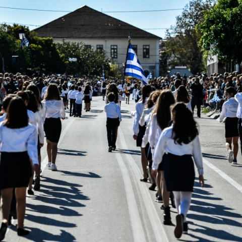 Κακώς παρελαύνουμε κάθε 28η Οκτωβρίου