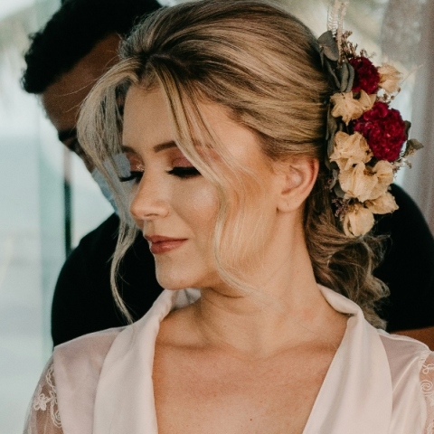 Όσο δύσκολο είναι να βρεις πλούσιο σύζυγο, άλλο τόσο και πιο δύσκολο είναι να τον κρατήσεις, λένε στη Ρωσία