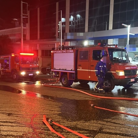 Εμπρησμός σε αντιπροσωπεία αυτοκινήτων στο Πολύγωνο Αττικής - Ζημίες σε δύο οχήματα