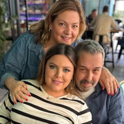 Η ενόχληση Σταυροπούλου - Χατζηπαναγιώτη για τις ερωτήσεις που αφορούσαν τη φημολογία περί γάμου για τη Δανάη Μπάρκα 