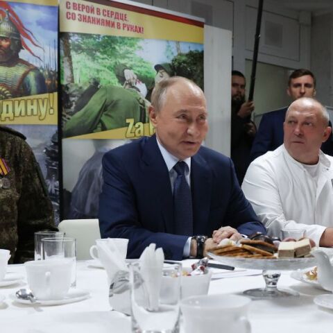 Ρωσία: Ο Βλαντίμιρ Πούτιν παρουσίασε δύο «ανίκητα» πυρηνικά όπλα - Πόσο ρεαλιστική είναι η απειλή τους - Το πολιτικό μήνυμα και η πραγματική στρατιωτική ισχύς.