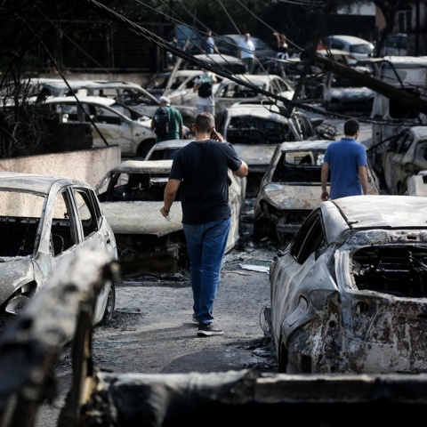 Στιγμιότυπο από την επόμενη ημέρα της φονικής φωτιάς στο Μάτι