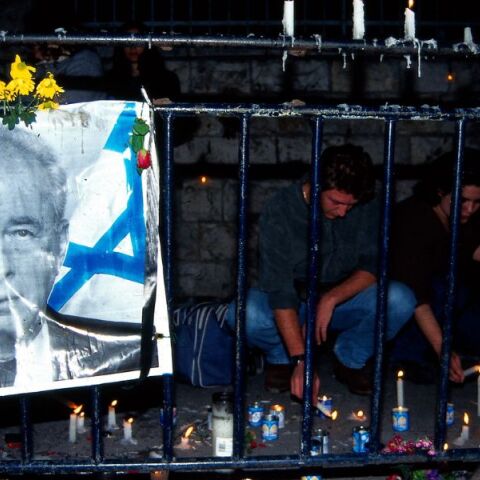 Σαν σήμερα 4 Νοεμβρίου 1995: Η δολοφονία του Γιτζάκ Ράμπιν στο Τελ Αβίβ