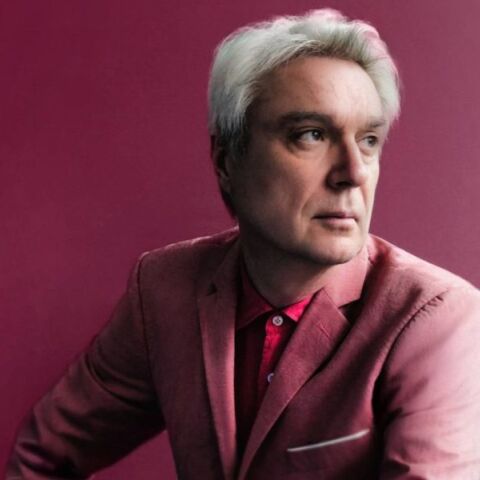 Ντέιβιντ Μπερν: Ο frontman των Talking Heads αποκάλυψε πότε συνειδητοποίησε ότι βρίσκεται στο φάσμα του αυτισμού και πώς τον βοήθησε η μουσική 