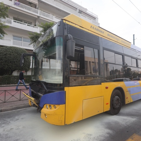 Φωτιά σε τρόλεϊ στη Βασιλίσσης Σοφίας